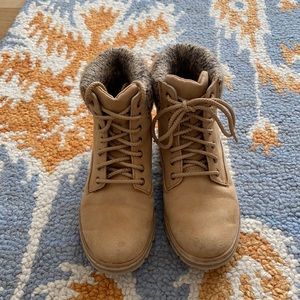 White mountain cliffs boots